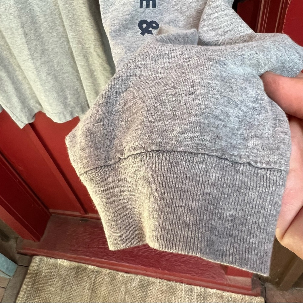 Abercrombie & Fitch 90’s Vintage Ski Club Crewneck - Picture 4 of 7